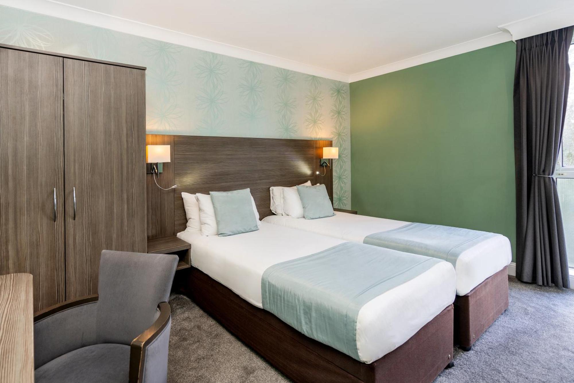 Bromley Court Hotel London Dış mekan fotoğraf